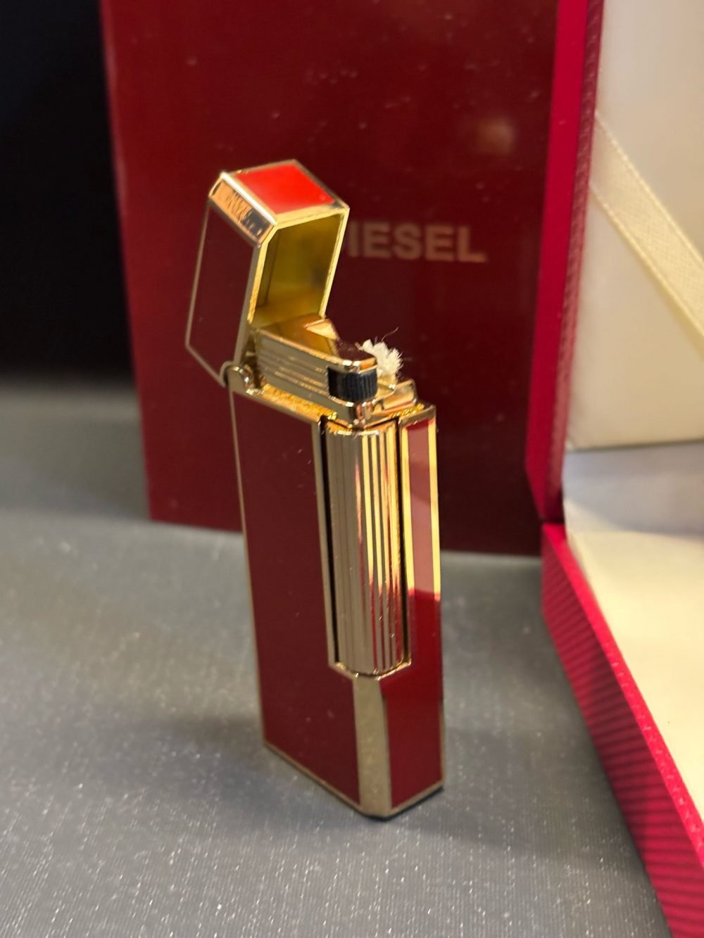 Vin Diesel Slim Yandan Çarklı Benzinli Bordo-Gold Çakmak - Görsel 4