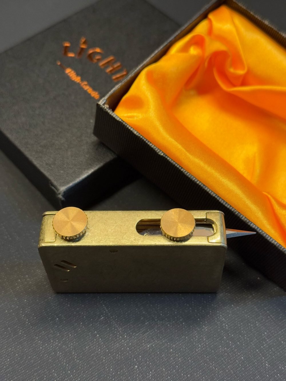 LIGHTER Çakılı Eskitme Model Premium Çakmak - Görsel 3