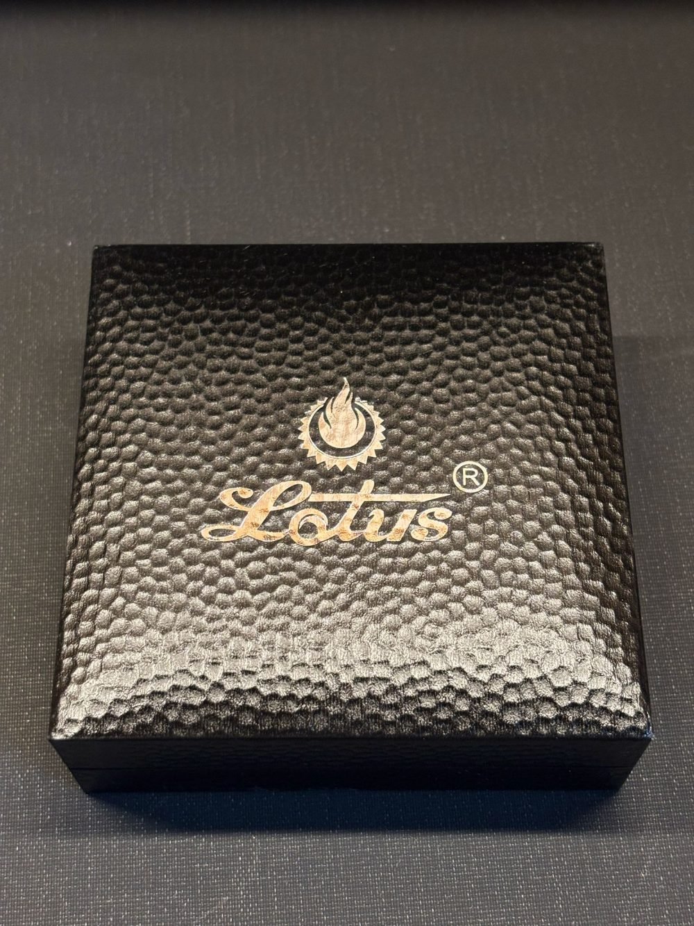 LOTUS Vintage Siyah Renk Taşlı Metal Çakmak - Görsel 6